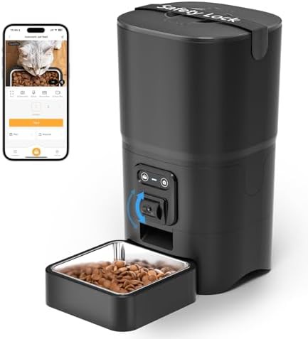 Six liter pet feeder with camera